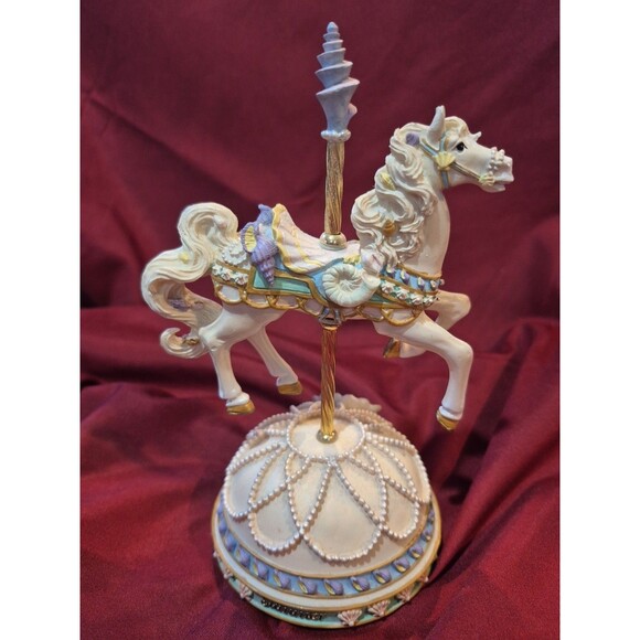 The San Francisco Music Box Co. Carousel In The Good Ol' Summertime Sea Shell - Picture 3 of 6